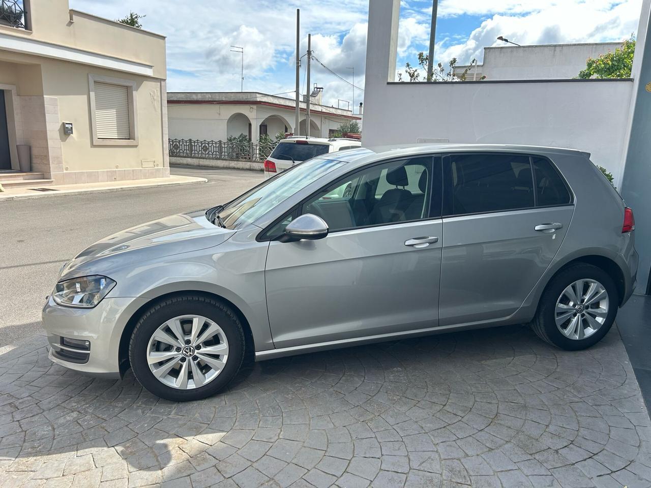 Volkswagen Golf 1.6 TDI 105 Cv 5p Km92.000-2013