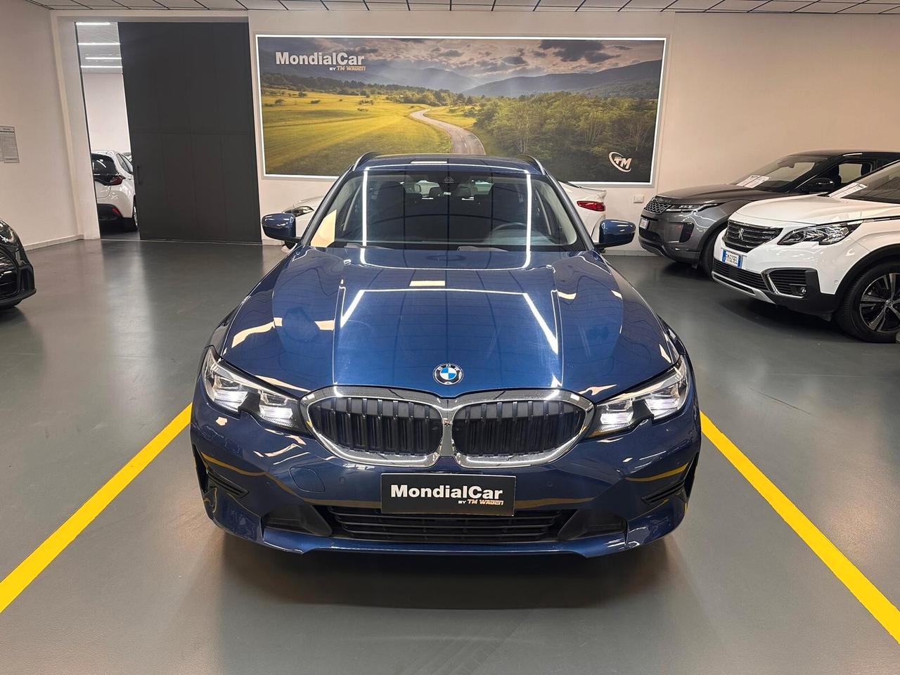 BMW 320 i Touring Business auto * IVA ESPOSTA *