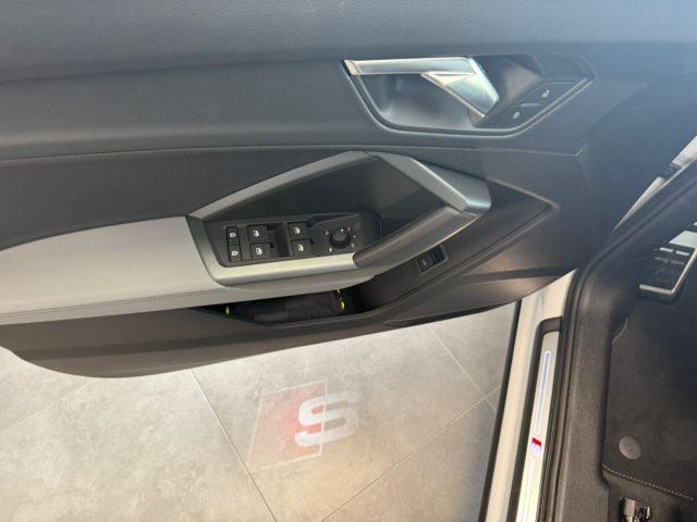AUDI Q3 SPB 35 TDI S tronic Identity Black