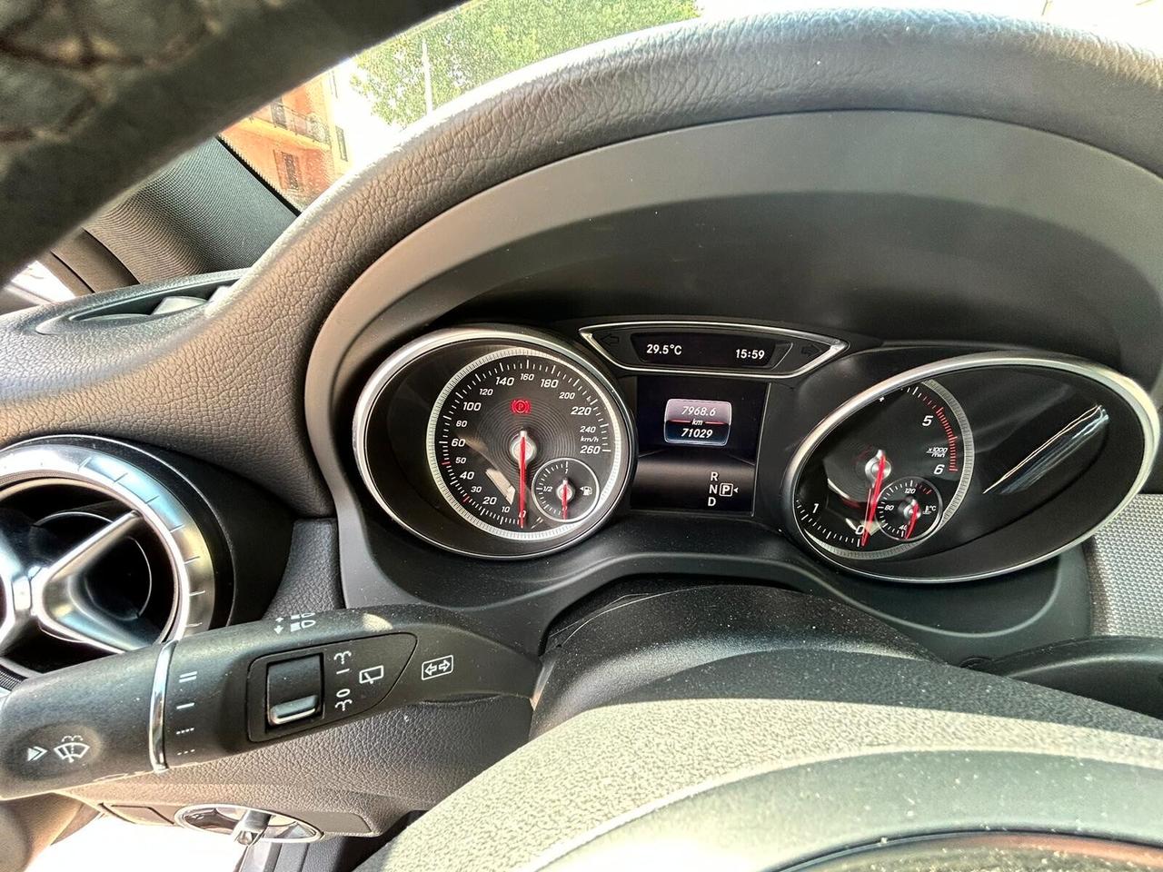 MERCEDES-BENZ CLA 200 d S.W. 4Matic Automatic Sport - 07/2019 - 75000 Km - 19500 €