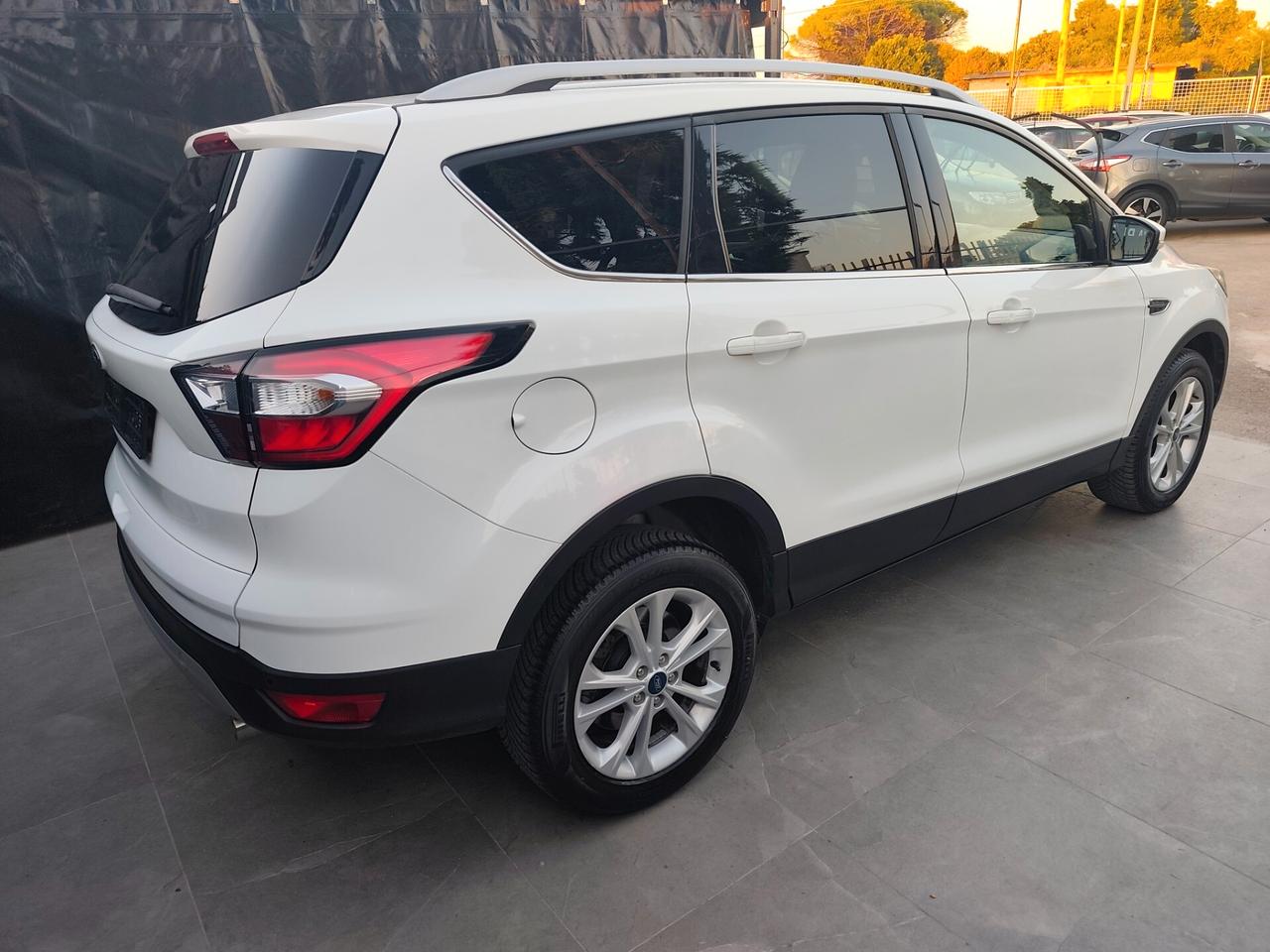 Ford Kuga 1.5 TDCI 120 CV Titanium