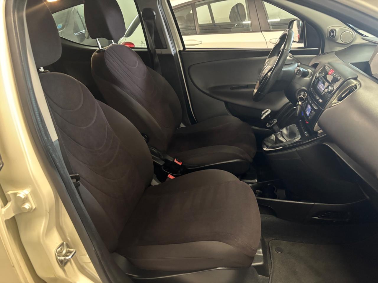 Lancia Ypsilon 1.2 BENZINA 69 CV Platinum |OK NEOPATENTATI |