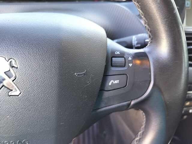 Peugeot 208 BlueHDi 75 5 porte Allure