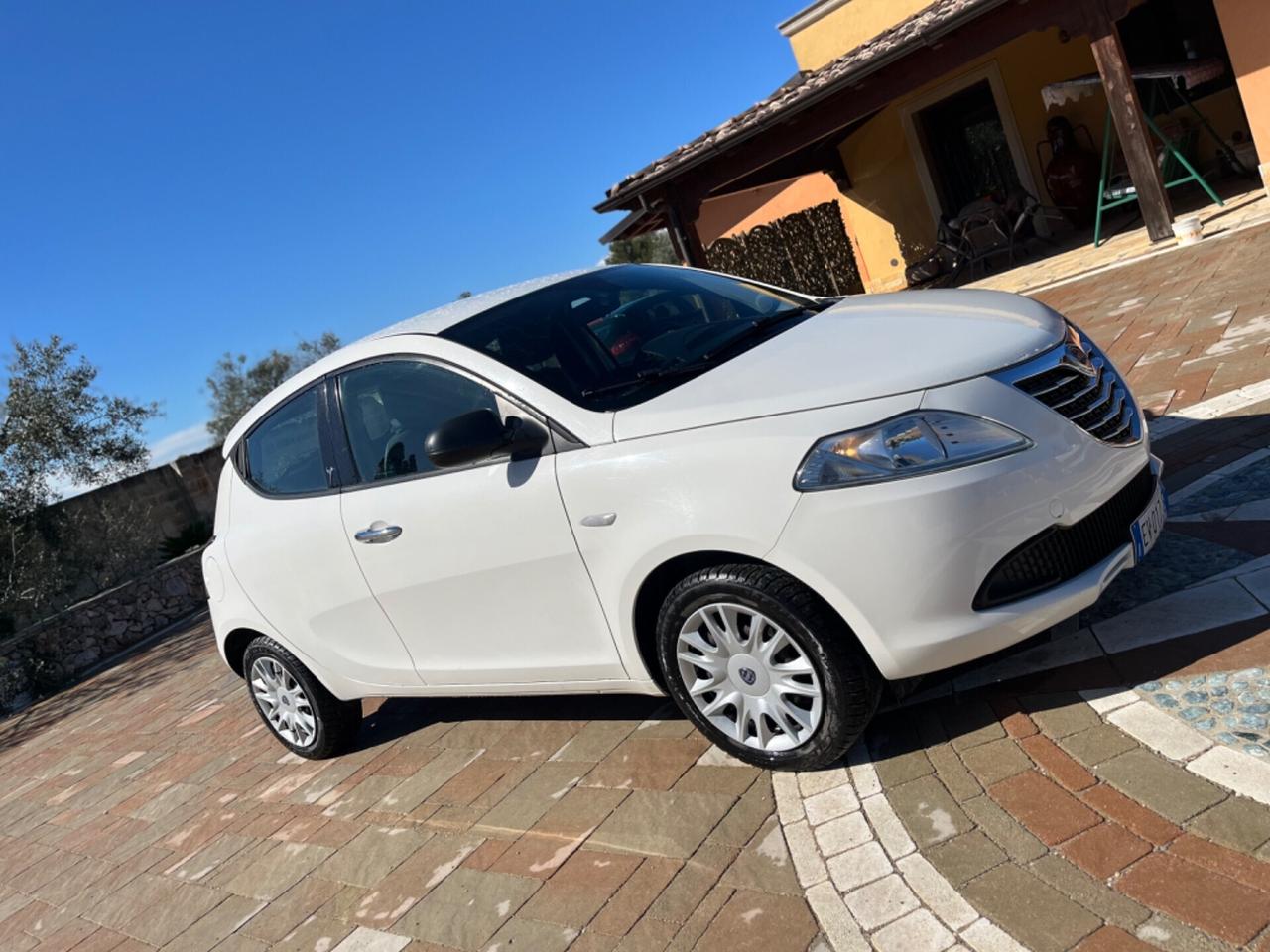 Lancia Ypsilon 1.2 69 CV