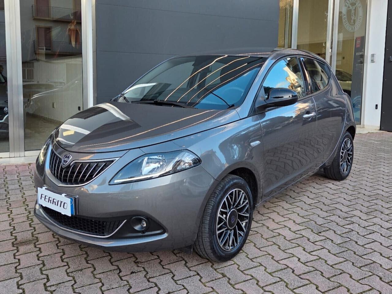 Lancia Ypsilon 1.0 Hybrid 5 porte S&S Platino