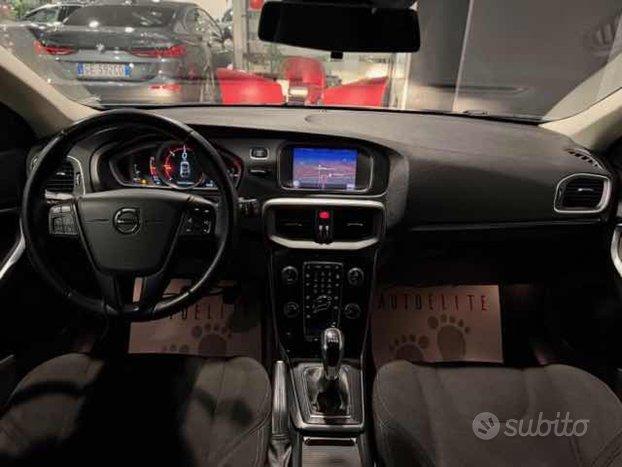 VOLVO V40 D2 R-design