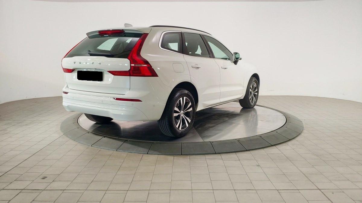 VOLVO Xc60 B4 Mild Hybrid (D) Awd Geartronic Momentum Pro