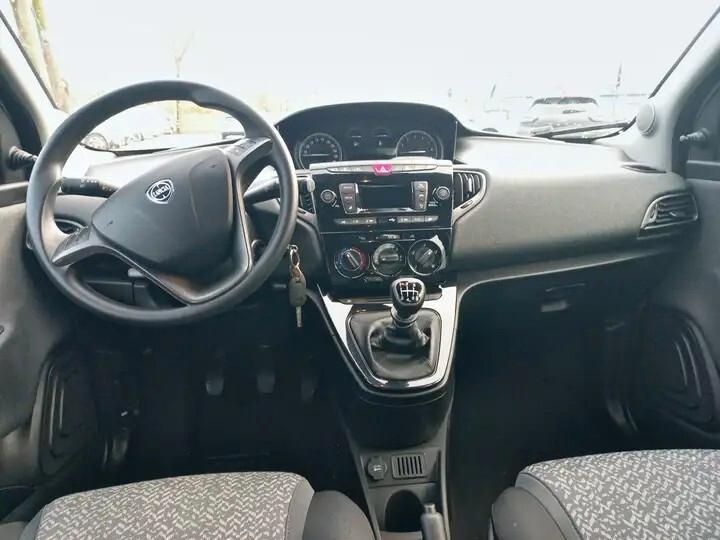 Lancia Ypsilon 1.2 69 CV 5 porte Ecochic Silver