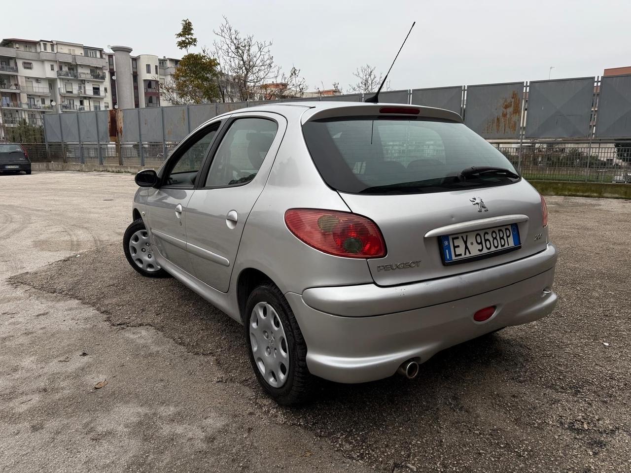 Peugeot 206 1.4 5p. CON 100MILA KM PARI AL NUOVO