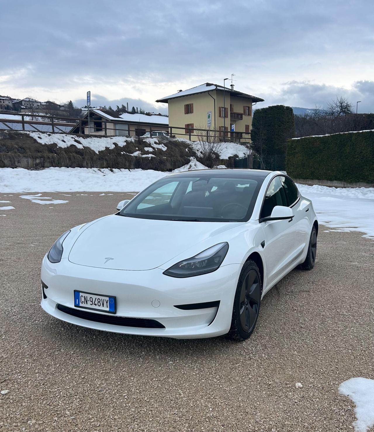 Tesla Model 3 RWD