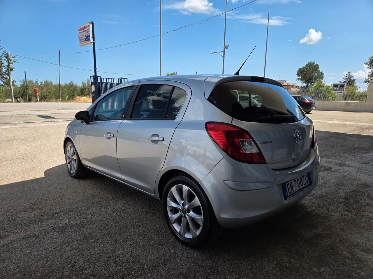Opel Corsa 1.2 85CV 5 porte GPL-TECH One