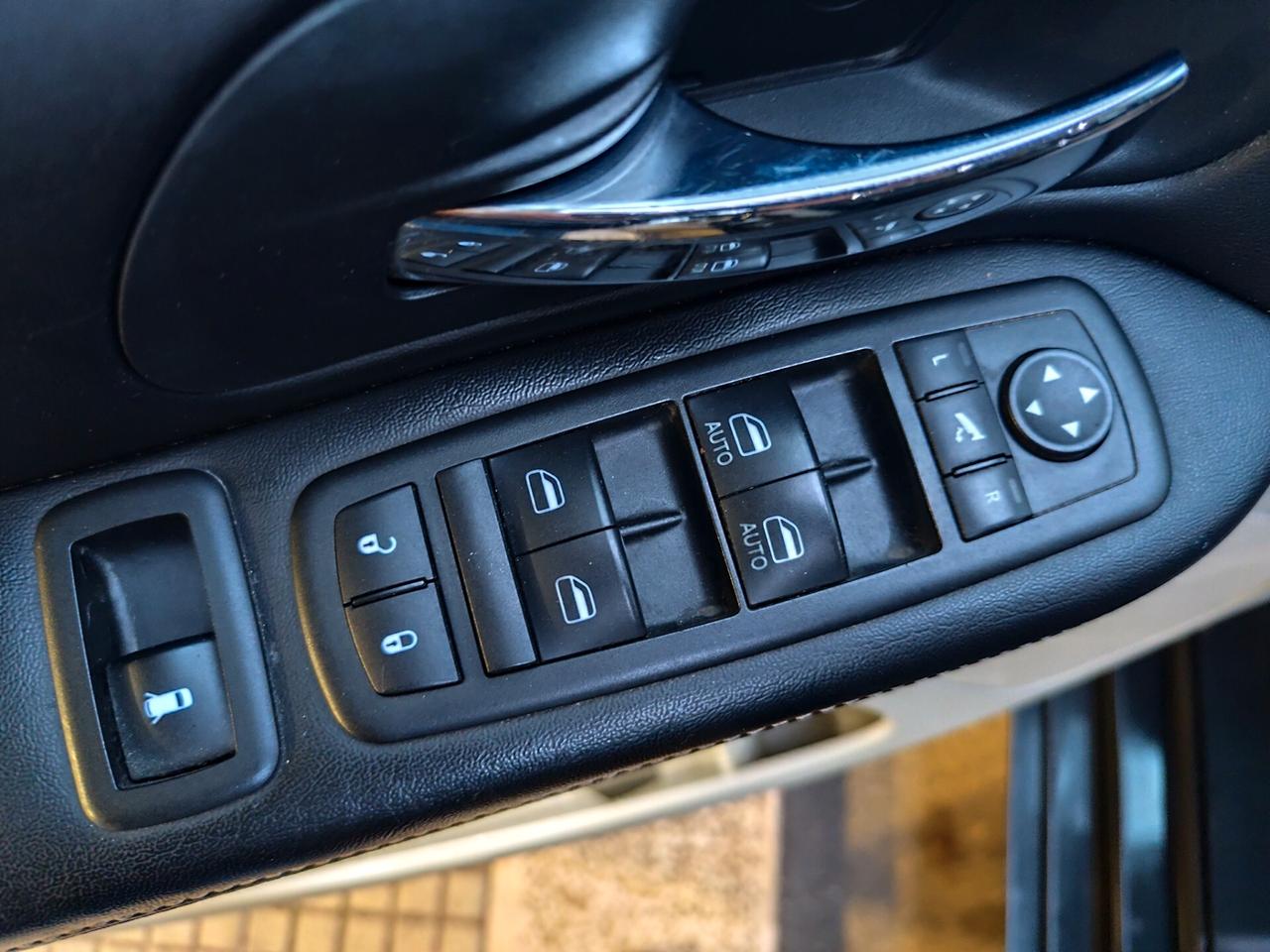 Lancia Voyager 2.8 CRDI 163CV 7 POSTI PERFETTA