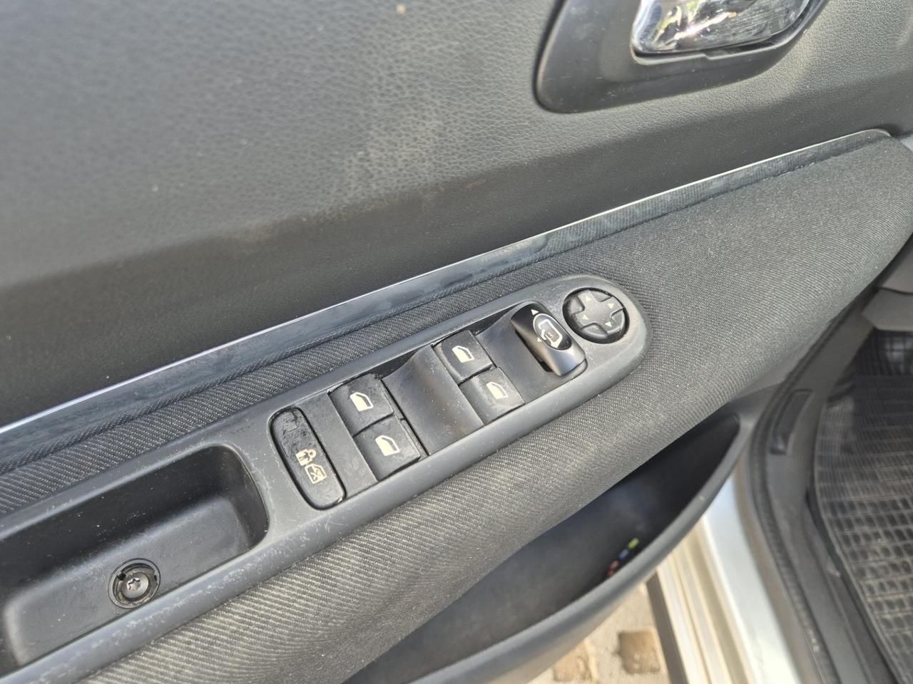 Peugeot 3008 1.6 HDi 110CV CAMBIO AUTOMATICO