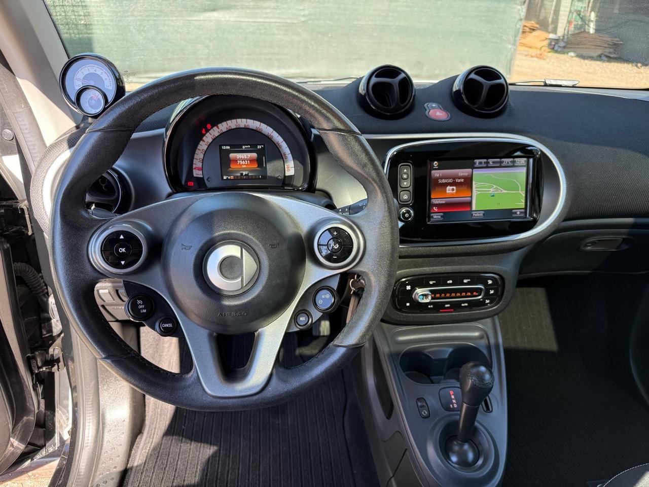 Smart ForTwo 90 0.9 Turbo twinamic Superpassion NAVI LED *PROMO*
