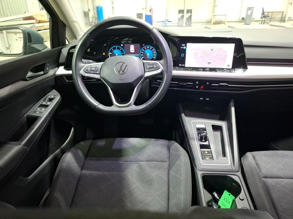 VOLKSWAGEN GOLF 8 2.0 TDI 115CV DSG SCR LIFE BUSINESS ( FARI LED - DIGITAL COCKPIT - AMBIENT LIGHTS - ADAPTIVE CRUISE - CLIMA TRIZONA - NAVI - APP CONNECT - PARK PILOT - TELECAMERA POST. )