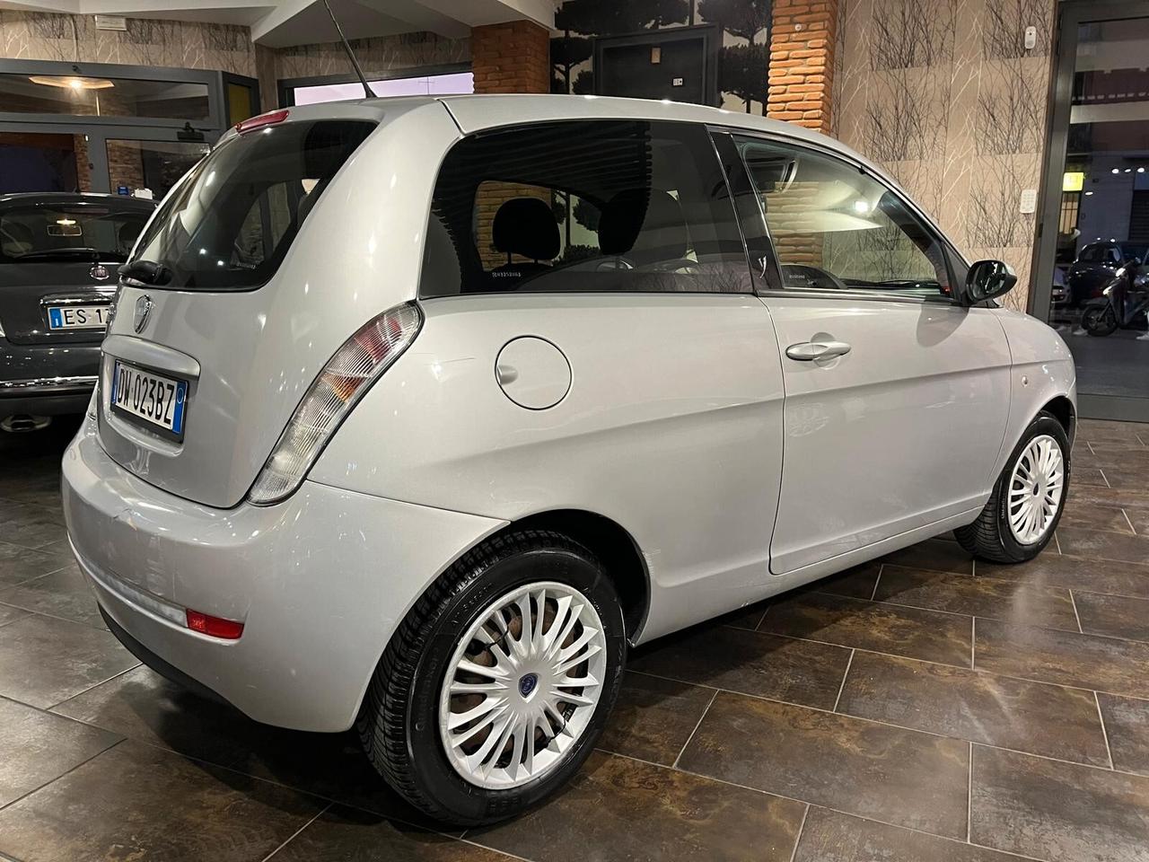 Lancia Ypsilon 1.4 Argento