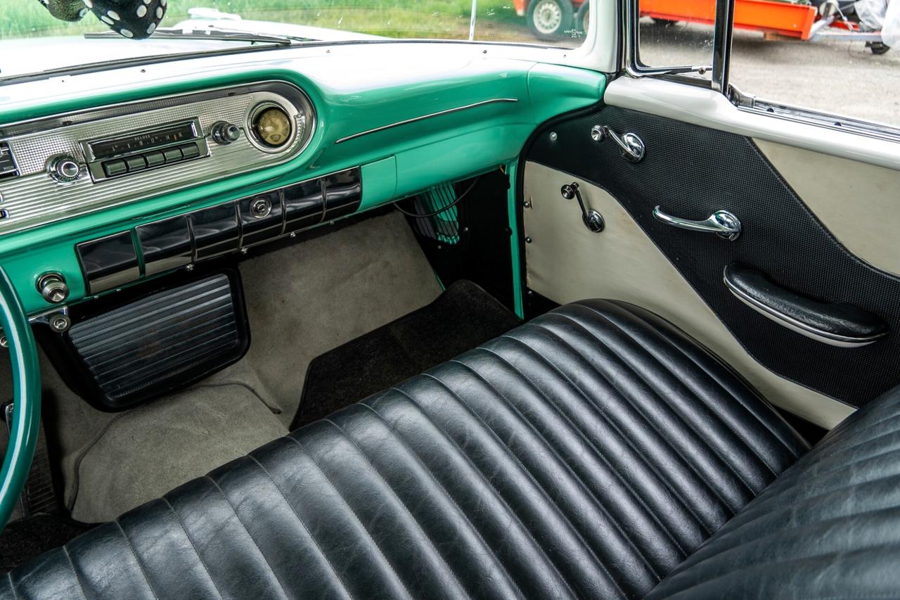 PONTIAC CHIEFTAIN 5.7 V8 - 2 DOOR HARDTOP 1957 - RESTAURO TOTALE