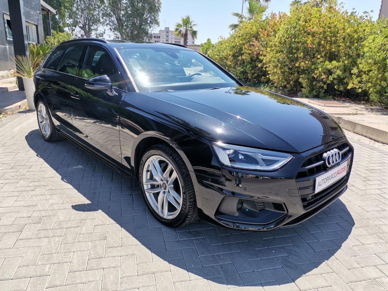 Audi A4 Avant 40 TDI S tronic TOTAL BLACK