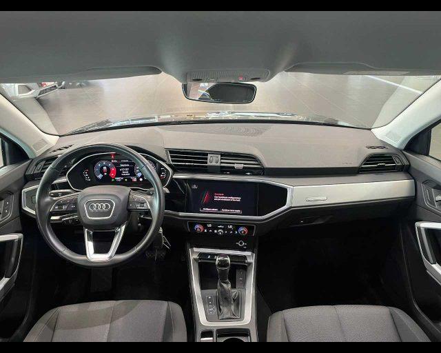 AUDI Q3 35 TDI quattro S tronic Business