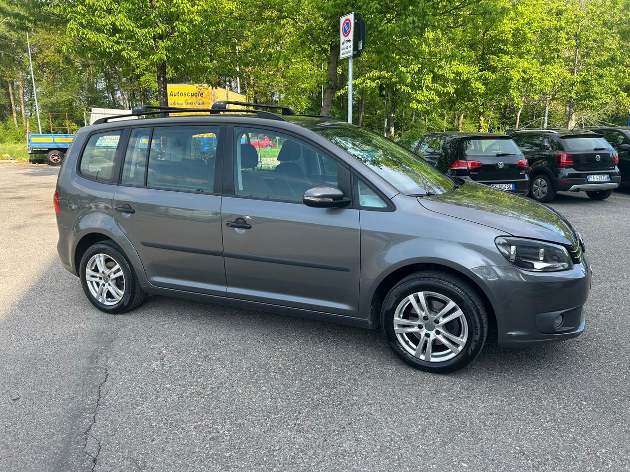 Volkswagen Touran 1.2 TSI Trendline * 7 POSTI * Neo patentati
