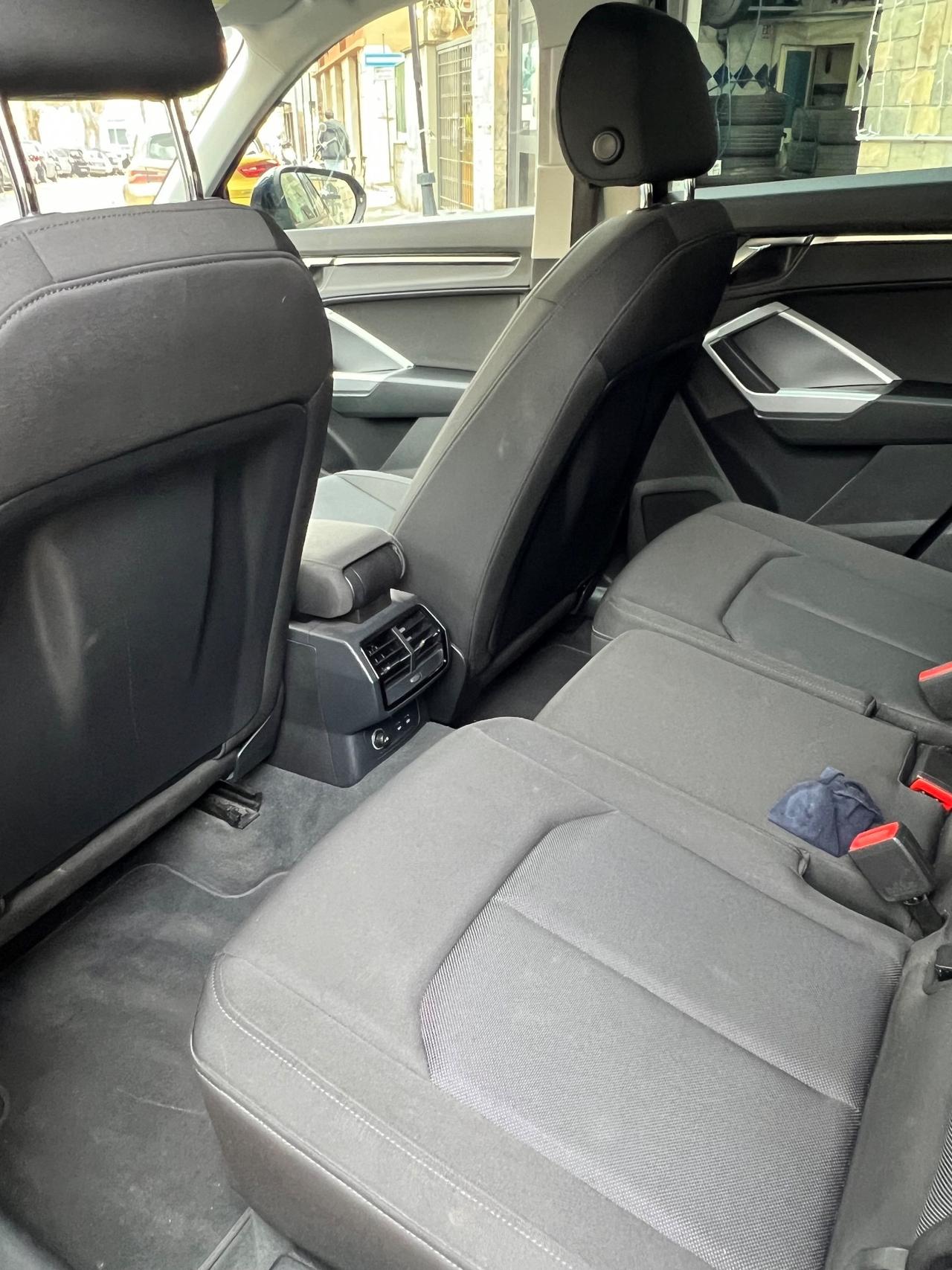 Audi Q3 35 TDI S tronic Business Advanced