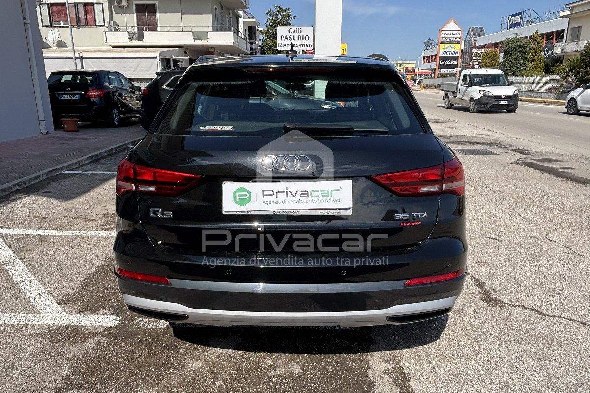 AUDI Q3 35 TDI S tronic Business Advanced