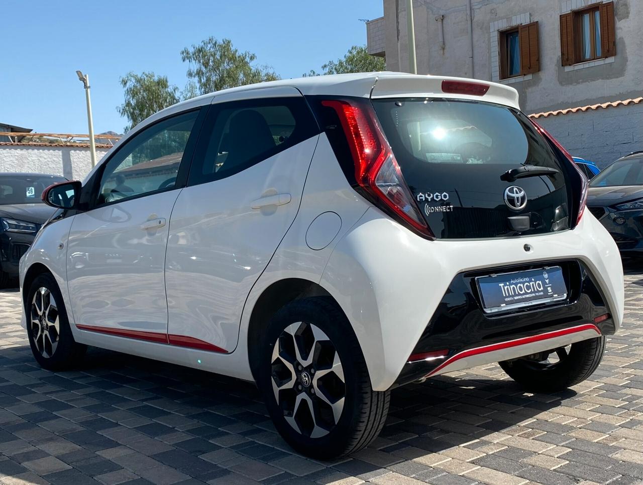 Toyota Aygo 1.0 x-play 72CV 5 porte