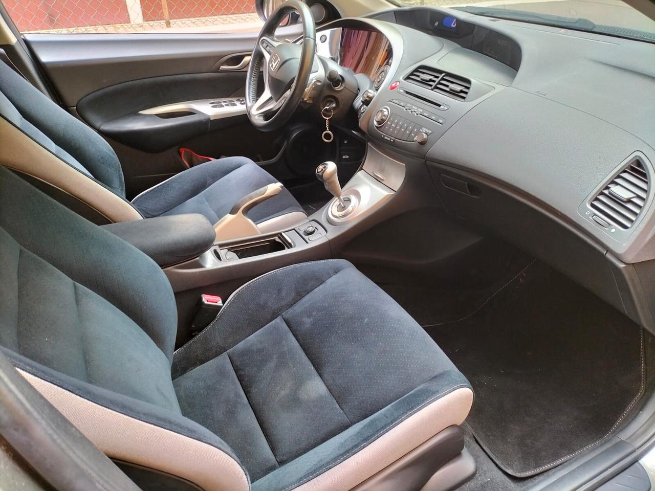Honda Civic 1.8 i-VTEC 5p. Comfort