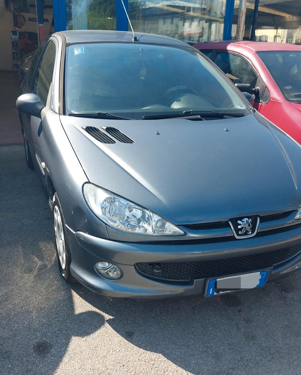 Peugeot 206 1.1 3p xt