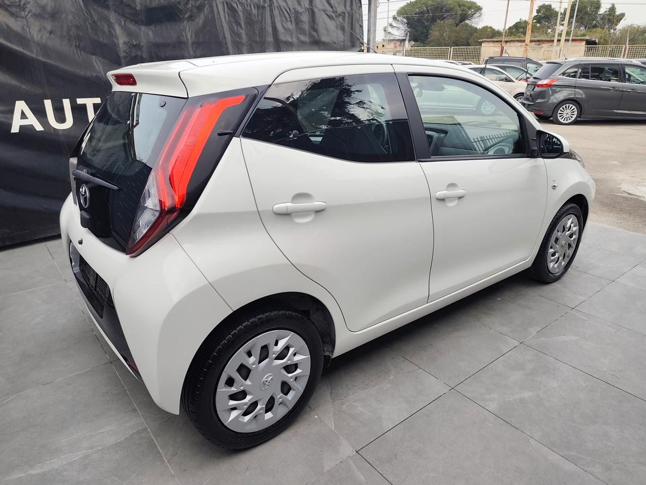 Toyota Aygo AUTOMATICA 1.0 BENZINA