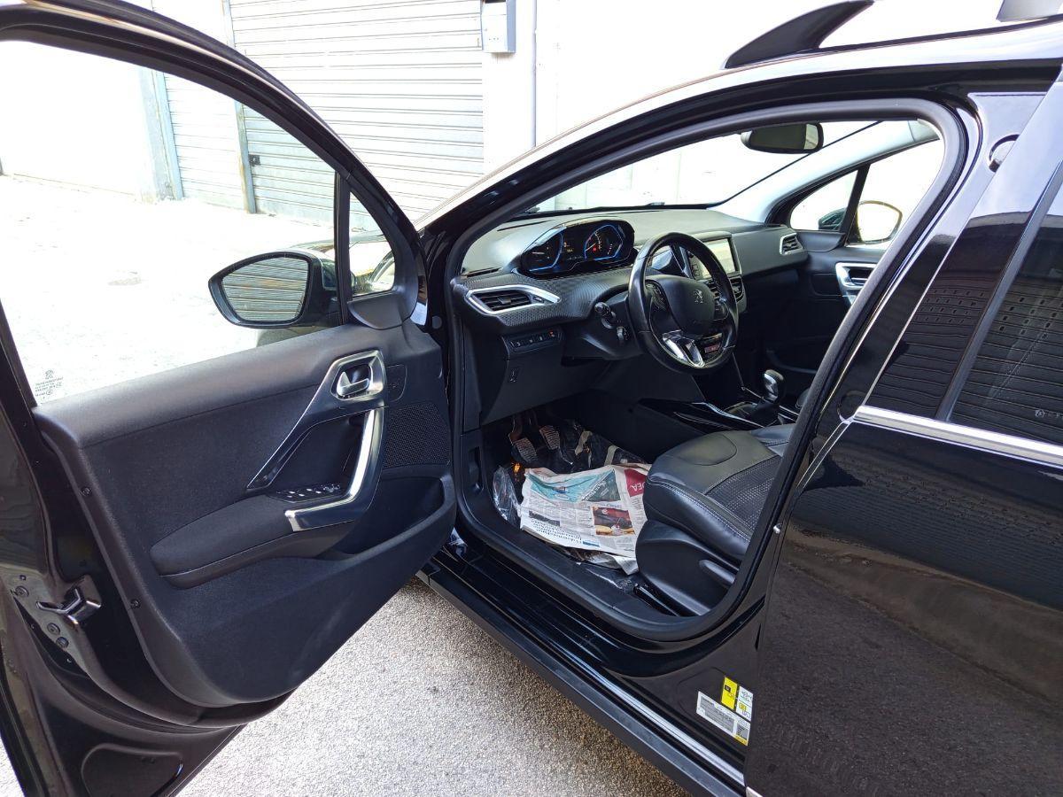 PEUGEOT 2008 1.6 e-HDi 92 CV Allure UNICO PROP.