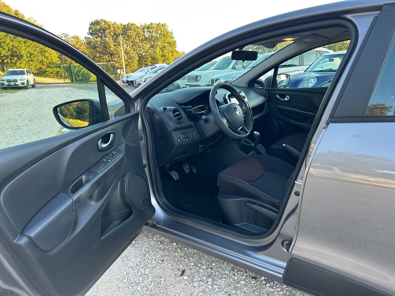 Renault Clio 1.2 75CV GPL 5 porte neopatentati permute
