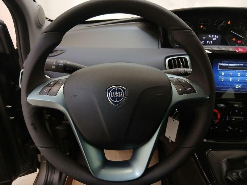 Lancia Ypsilon 1.0 firefly hybrid Gold Plus s&s 70cv