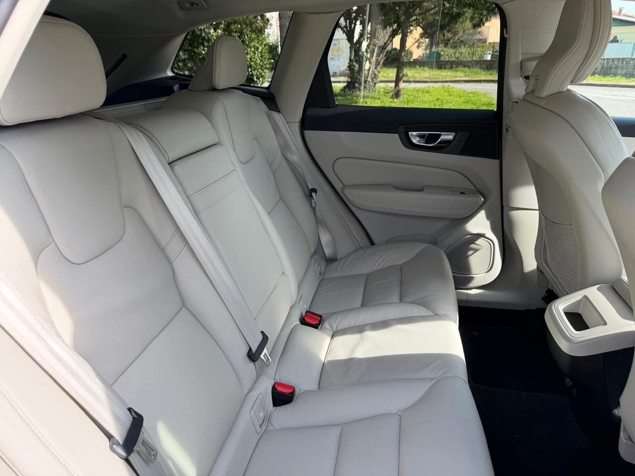 Volvo XC 60 XC60 B4 (d) AWD Geartr. Inscription Pilot Assist II