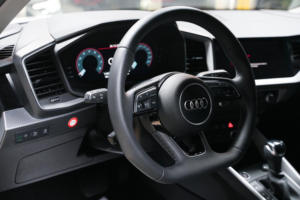Audi A1 allstreet 30 TFSI S tronic Identity Contrast