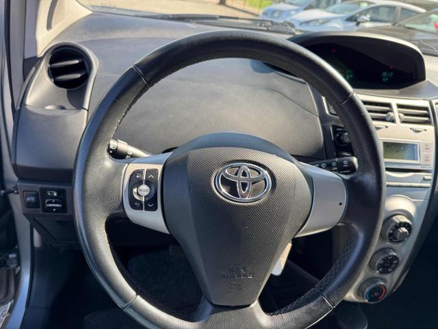 TOYOTA Yaris 1.3 5 porte M-MT Sol