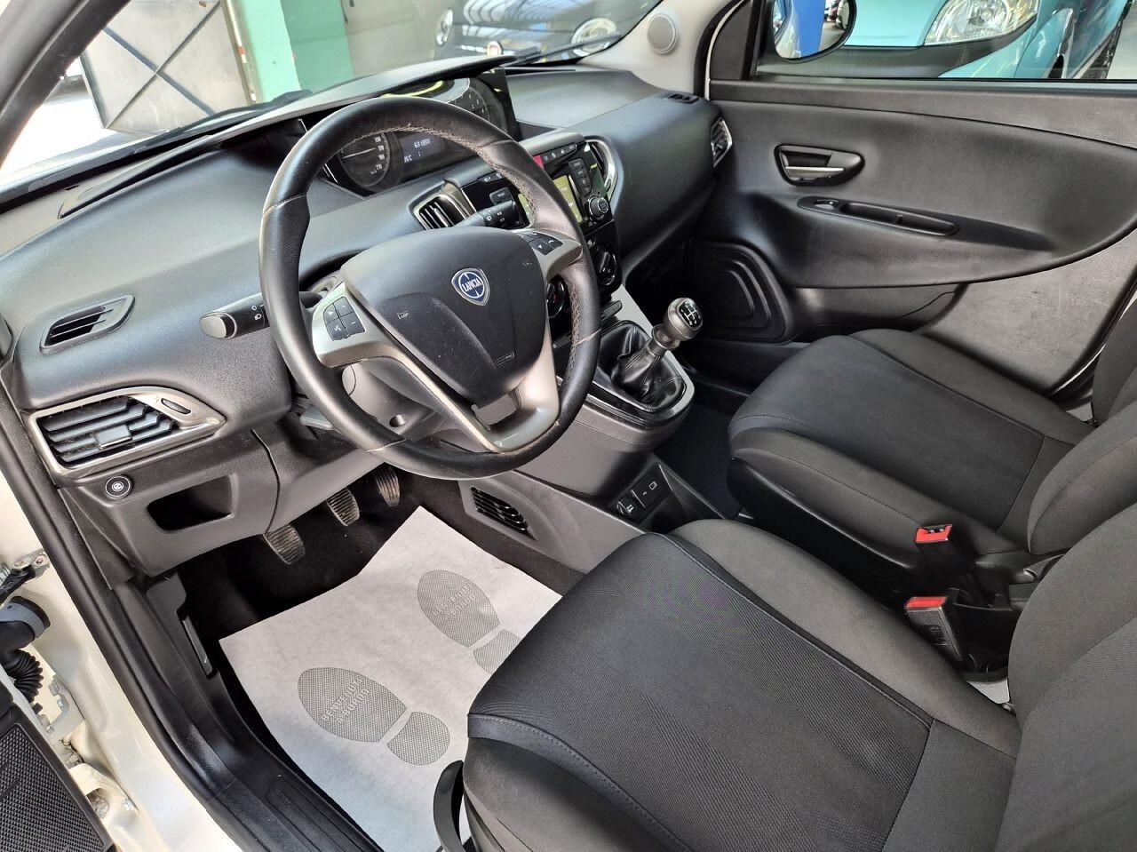Lancia Ypsilon 1.2 GPL Gold