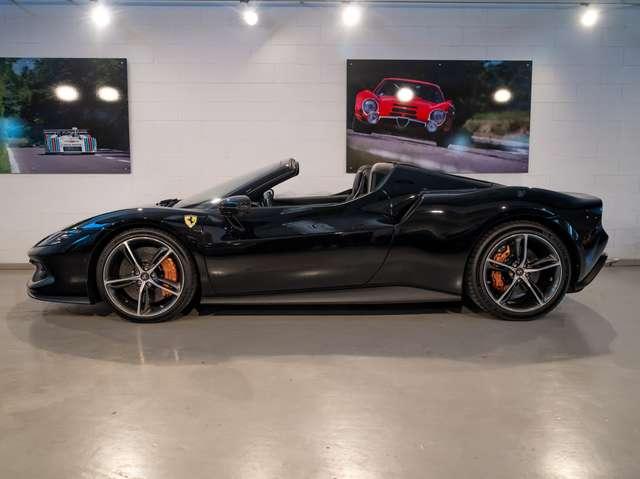 Ferrari 296 GTS 3.0+LIFT+CARBONIO+VOLANTE LED+SCUDETTI+CERCHI DIAMANTATI+VETTURA ATELIER+IVA ESPOSTA+