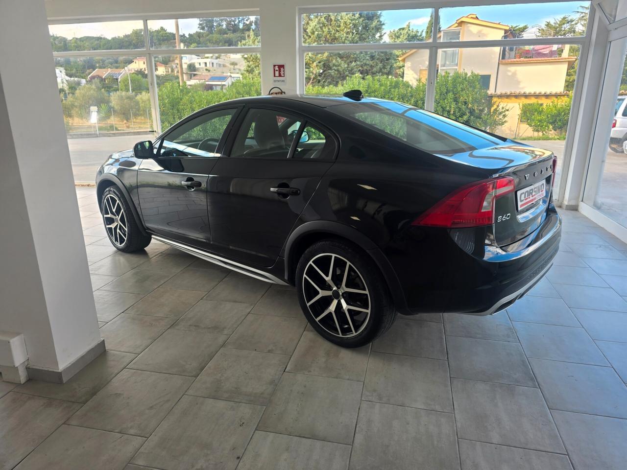 Volvo V60 Cross Country D4 Geartronic Summum