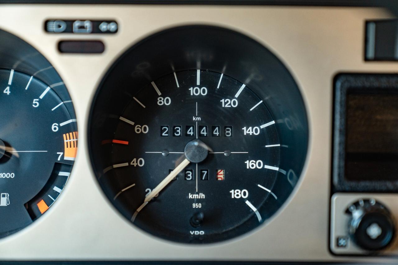 Volkswagen Golf MK1 CABRIOLET - VOL00073