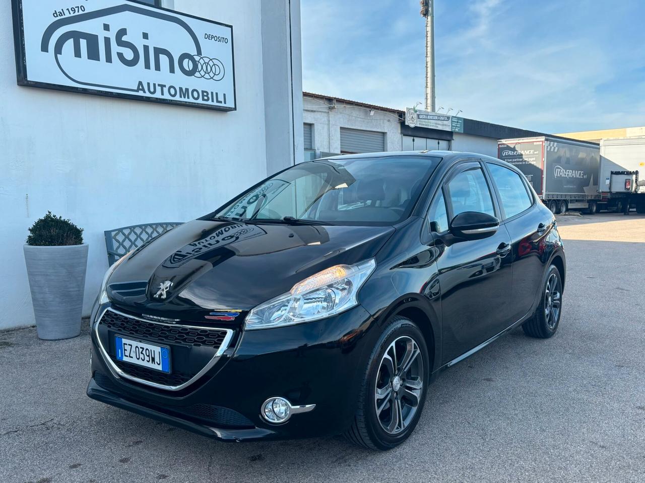 Peugeot 208 1.4 HDi 68 CV 5 porte Allure