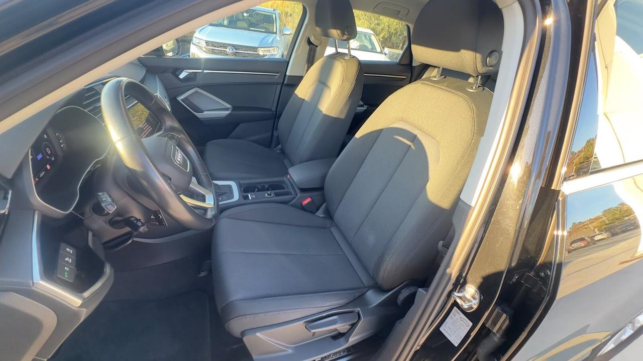 Audi Q3 35 TDI S tronic Business