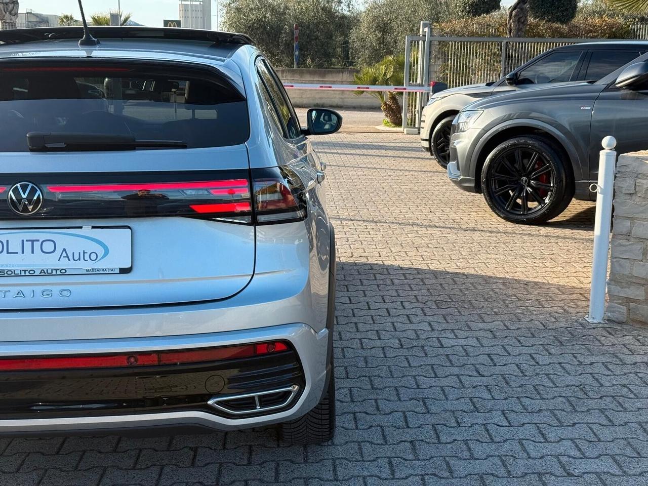 Volkswagen Taigo 1.0 TSI 110 CV R-Line x2 + Tetto