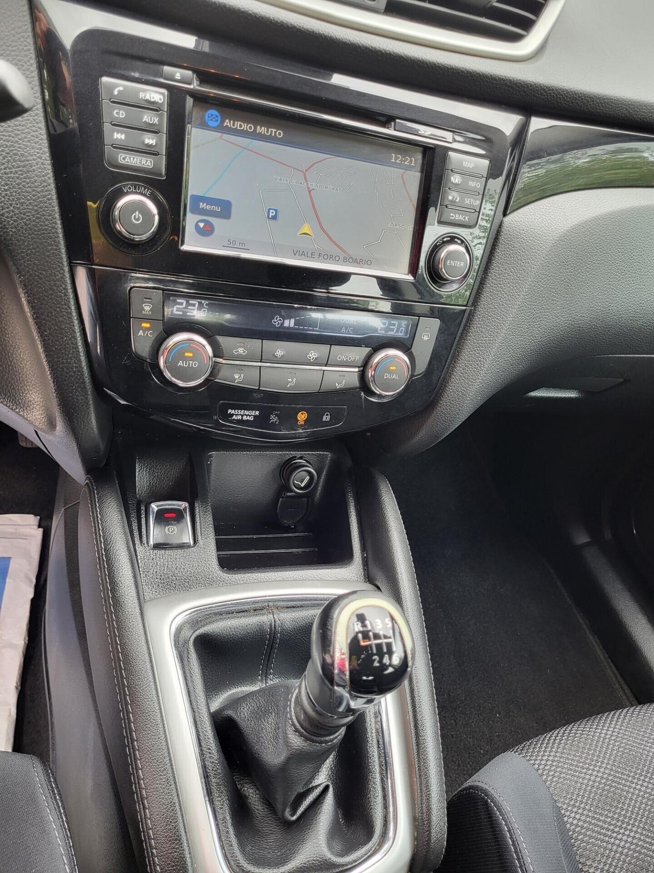 Nissan Qashqai 1,6 dCi-NAVI-TELECAMERA-3 REVISIONI