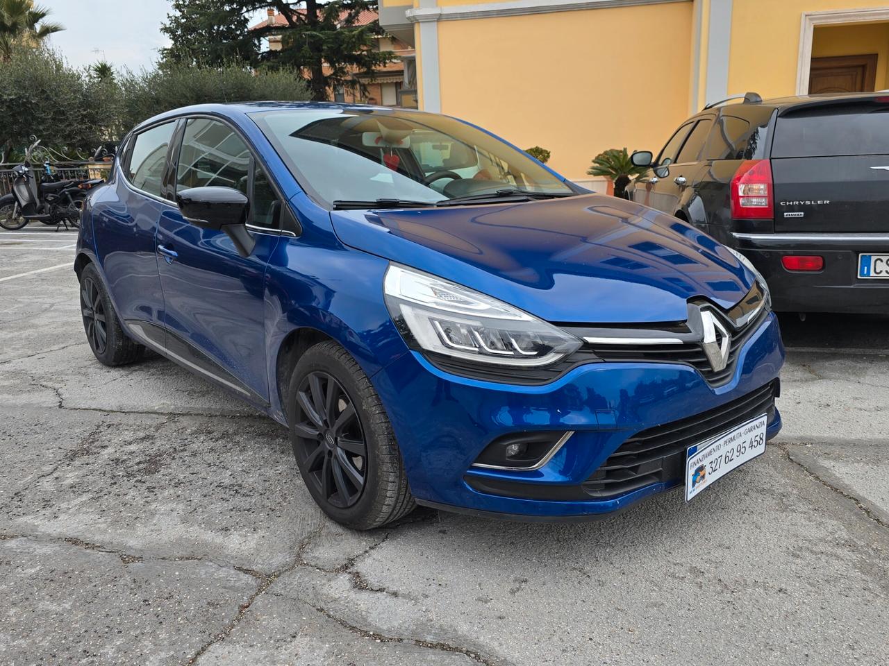 Renault Clio TCe 12V 75 CV 5 porte Moschino Zen