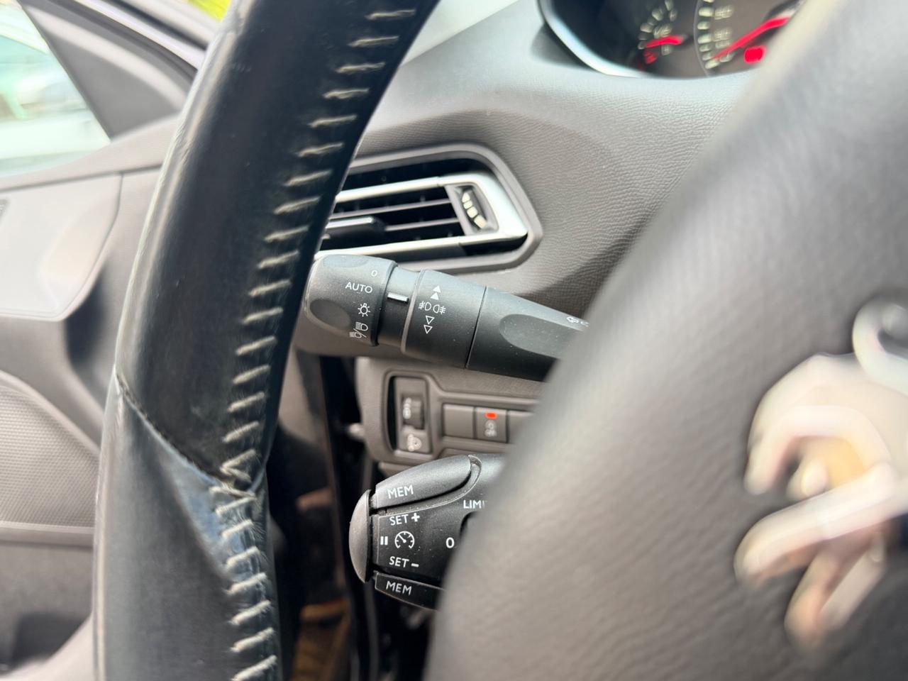Peugeot 308 BlueHDi 102 cv
