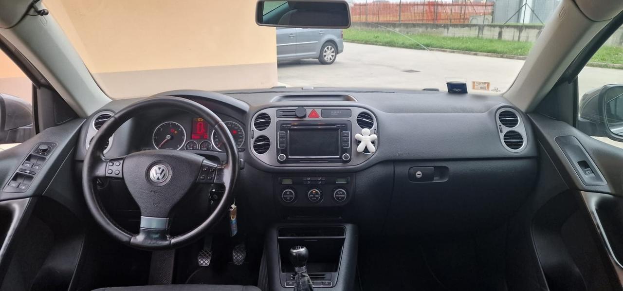 Volkswagen Tiguan 2.0 16V TDI DPF Trend & Fun (18°)