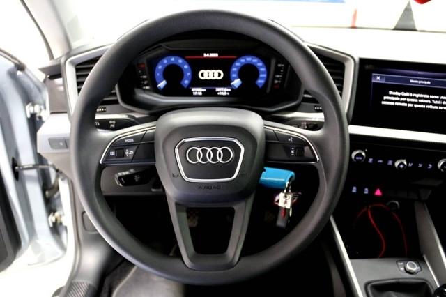 Audi A1 25 1.0 tfsi Identity Black s-tronic