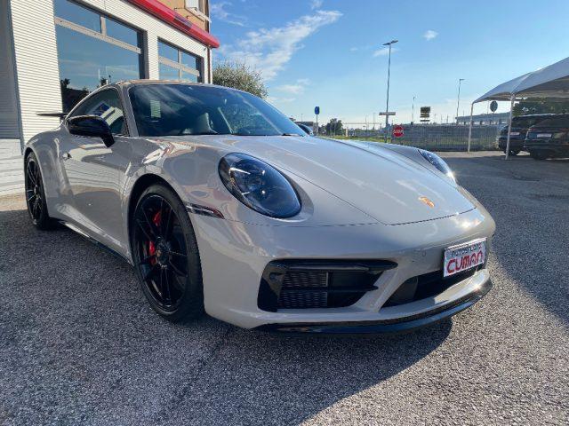 PORSCHE 911 Carrera 4 GTS