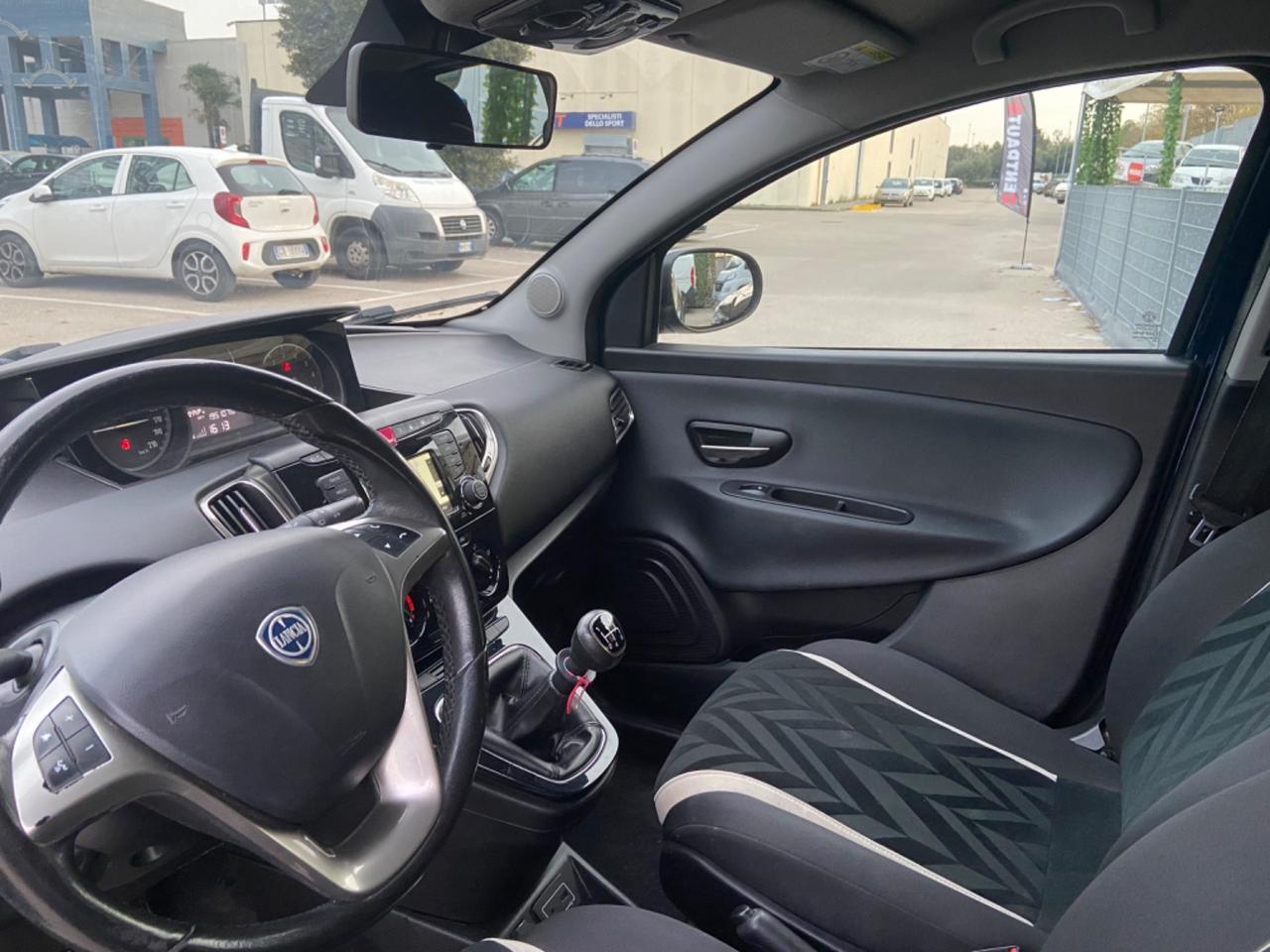 Lancia Ypsilon 0.9 85 CV Metano Platinum garanzia